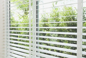 UV làm hỏng vật liệu gì?